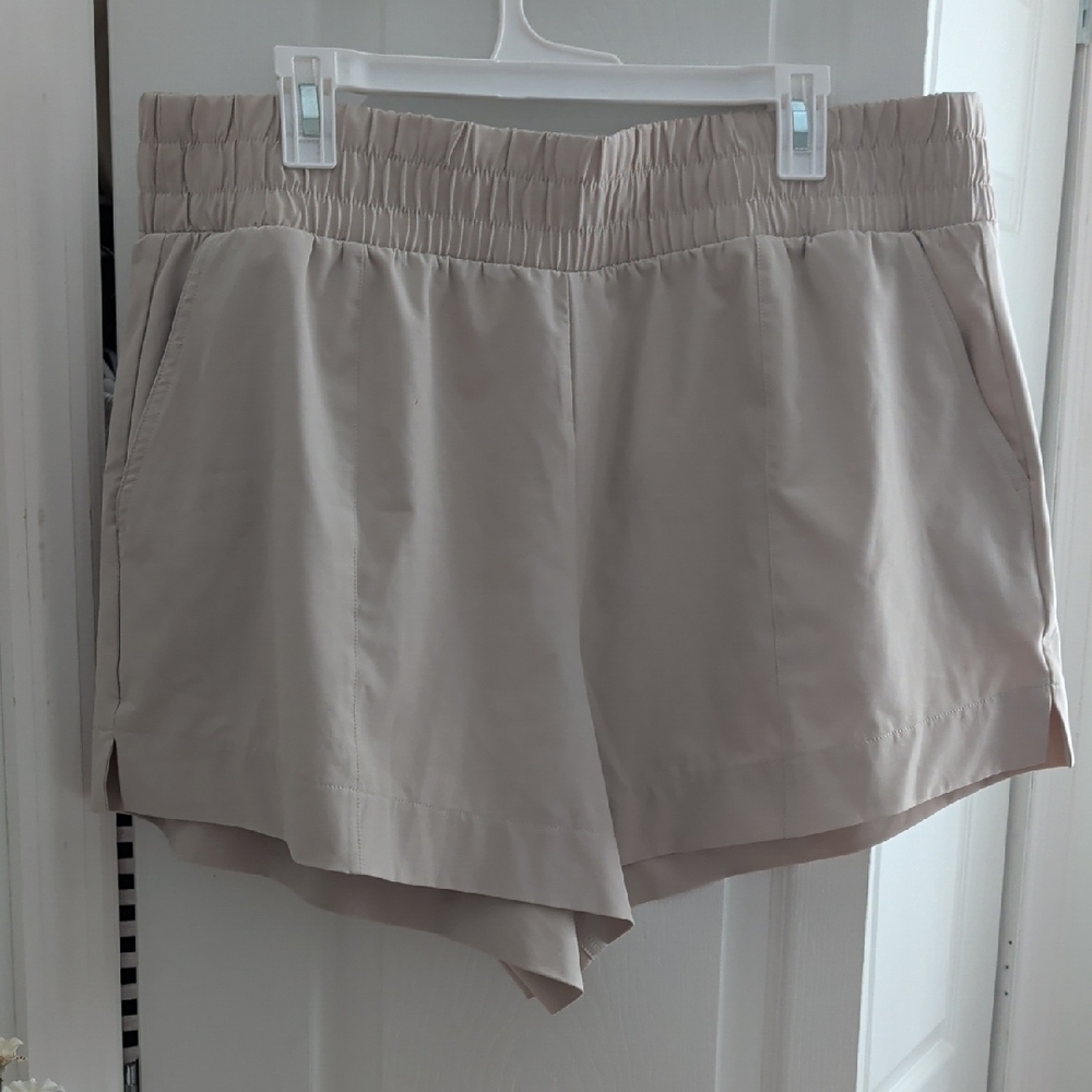 Abercrombie & Fitch High Waist Athletic Cream Shorts